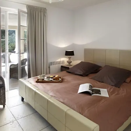 빌라 Modern With Swimming Pool In Maxime 생트막시메